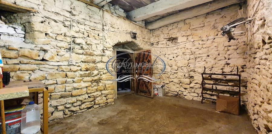 Birou in cladire istorica cu terasa si boxa, strada Eroilor - 8