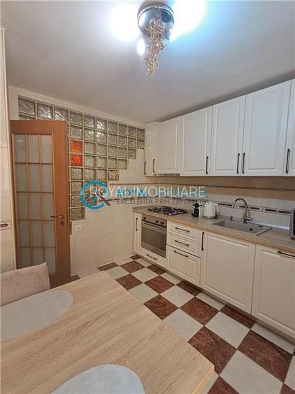 Royal Imobiliare - Vanzare apartament 4 camere zona Piata Mihai Viteazu - 15