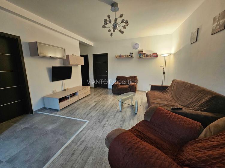 Apartament 3 camere decomandat | Curte proprie | 2 locuri parcare - 2