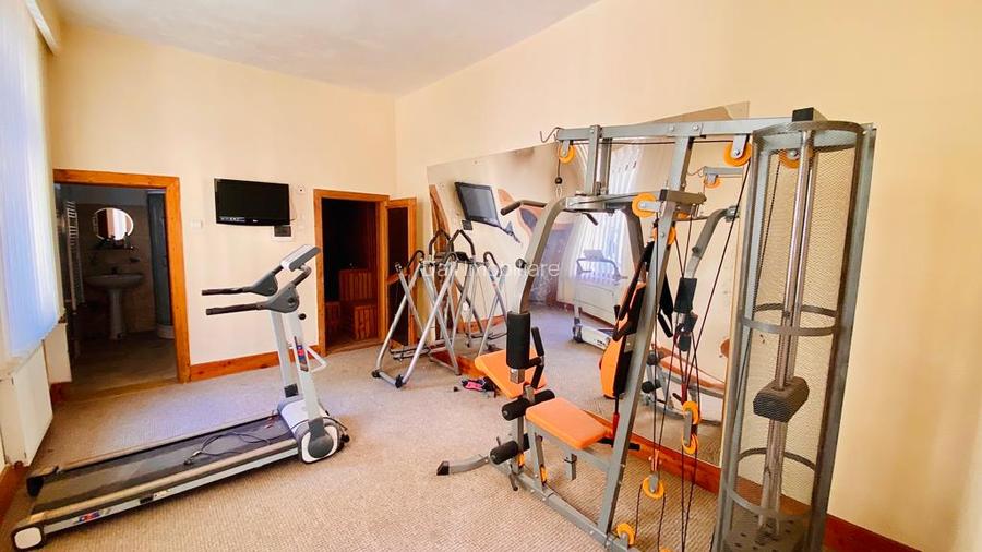 Casă de vânzare în centrul Hălchiu - 8