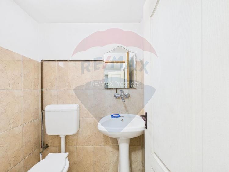 Casă cu două corpuri, ideală pentru firmă, Vitan - 3