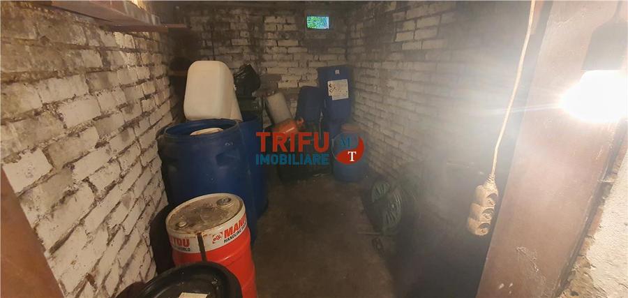 Casa cu teren pentru investitie zona Cetate