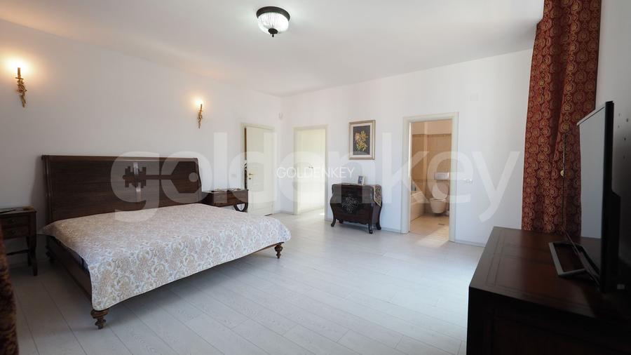 Vila cu finisaje moderne in complex rezidential - 11