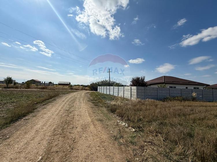 Vand teren intravilan 5000 mp in Sabareni - 2