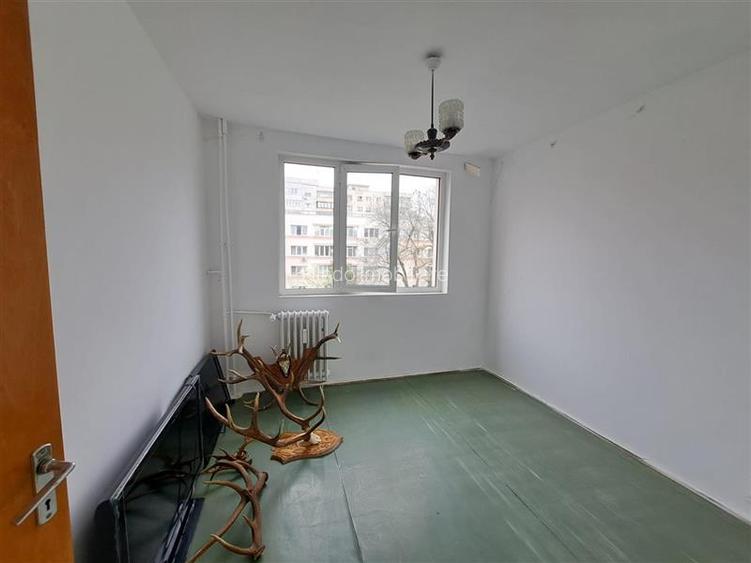 Vanzare apartament 3 camere metrou 1 Decembrie 1918 - 5