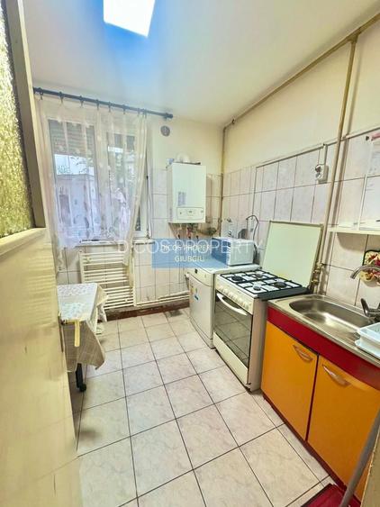 Apartament 3 camere -Centru - 2