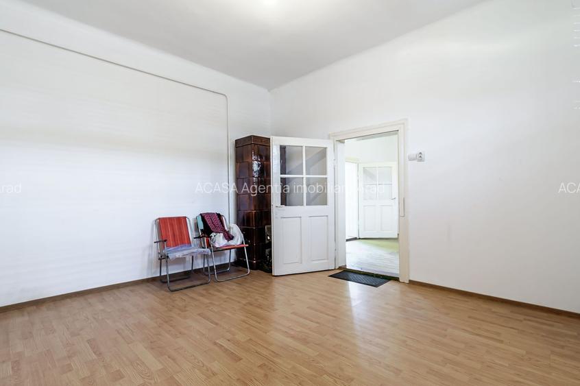 Două case pe Calea Radnei comision 0 - 4