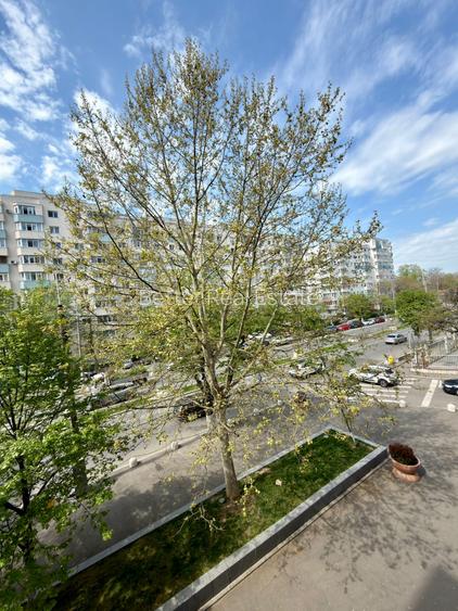 Apartament de vânzare 3 Camere | Apărătorii Patriei – 74 mp - renovat | Metrou - 3