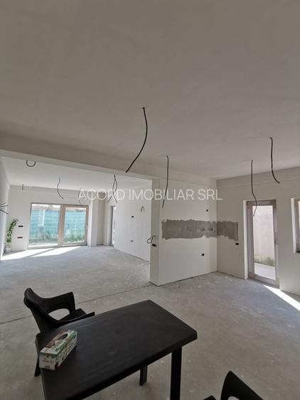 Casa de vanzare Duplex zona Carrfour - 5