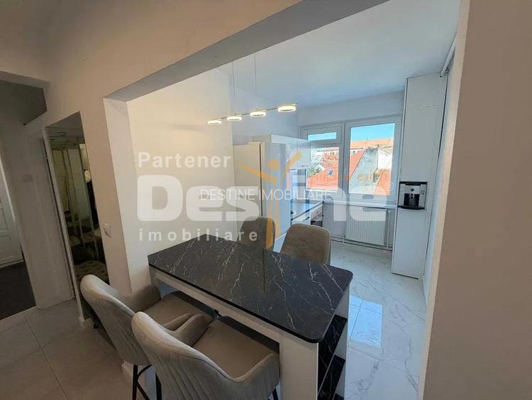 Apartament 2 camere, etajul 2 din 4, Zona Patria - 2
