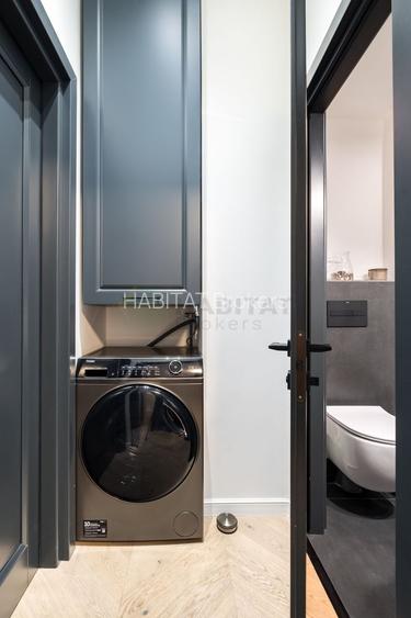 O Vacanță Permanentă în Inima Capitalei, Magheru/Bălcescu - 33