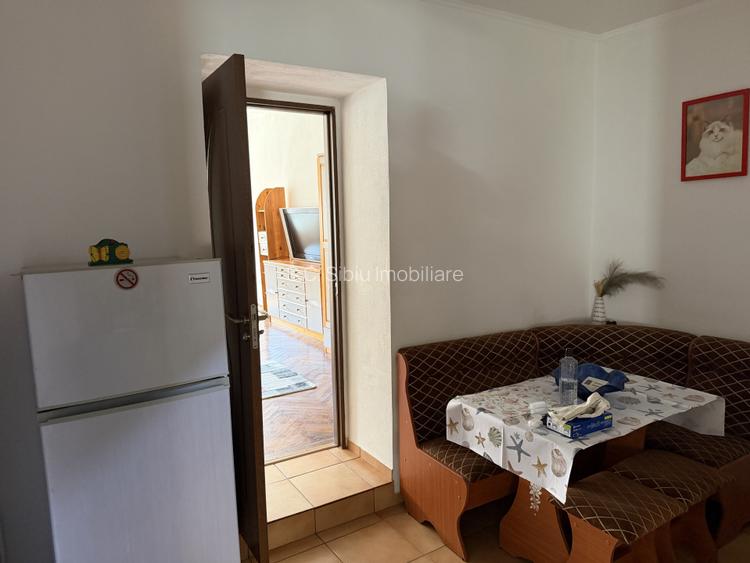 garsoniera zona centrala  str. 9 mai  spatioasa - 5