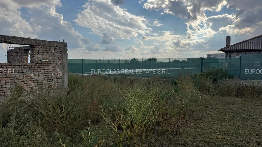 Teren intravilan 1000 mp - Varianta Ovidiu - 81.000 euro (Cod E11+E12) - 3