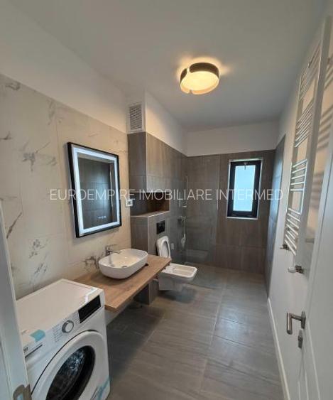 Apartament cu 2 camere de vânzare, zona Km 5 - 6