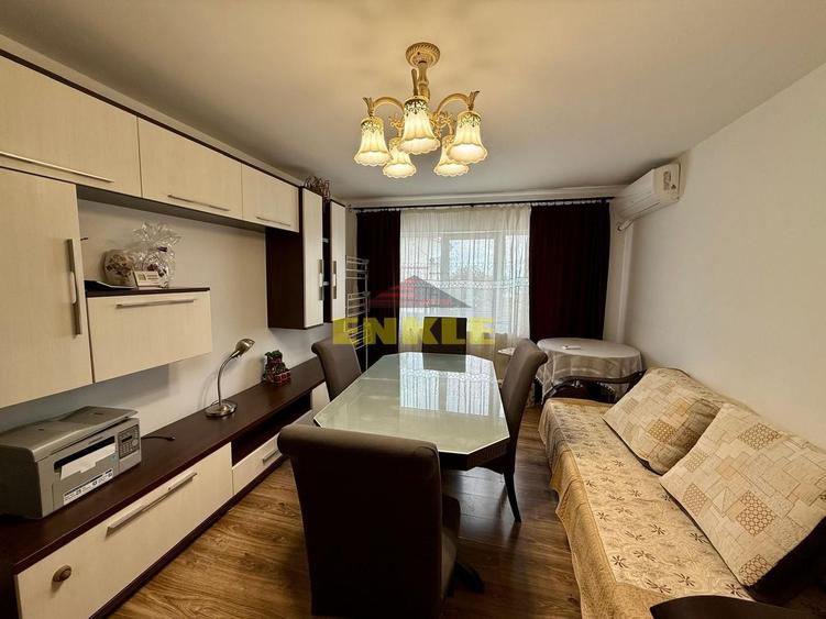 Apartament 3 camere de vânzare – Piața Mare