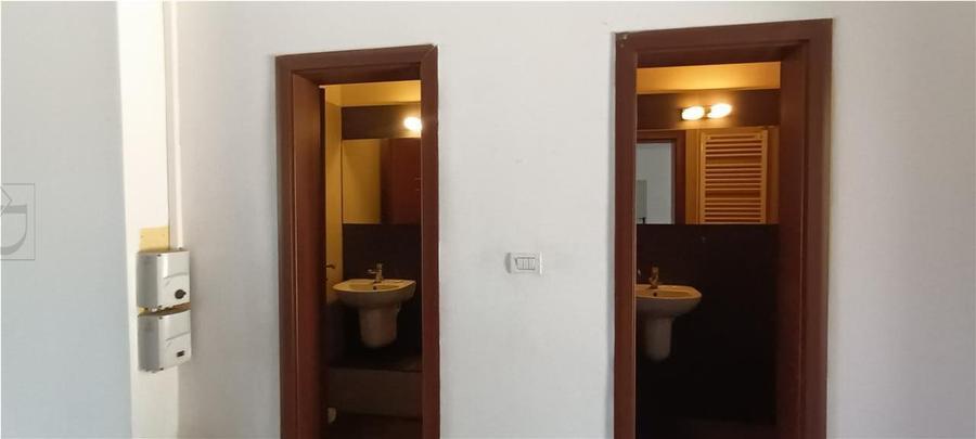 Spatiu comercial 120 mp, open-space vitrina mare - Circumvalatiunii - Bogdanesti
