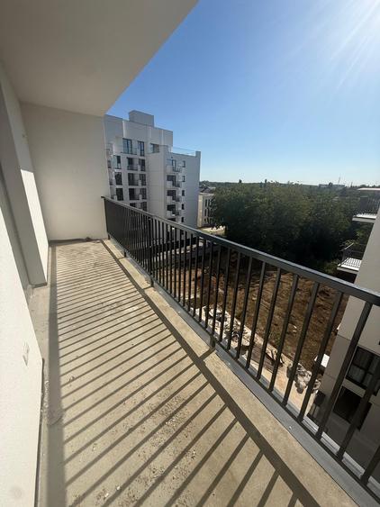 Apartament decomandat cu 2 camere si 2 balcoane ! Parcare inclusa!