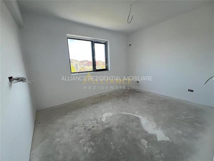 Vila Individuala - 5 camere-3 bai-Strada Miorita-500 M  de STV - 15