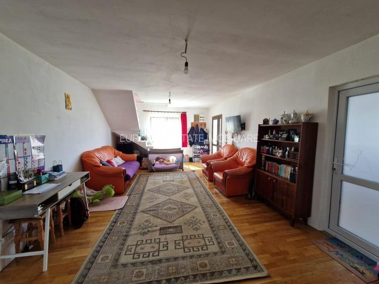 Mihailesti, vanzare vila P+M, 258mp, teren 912mp. - 9