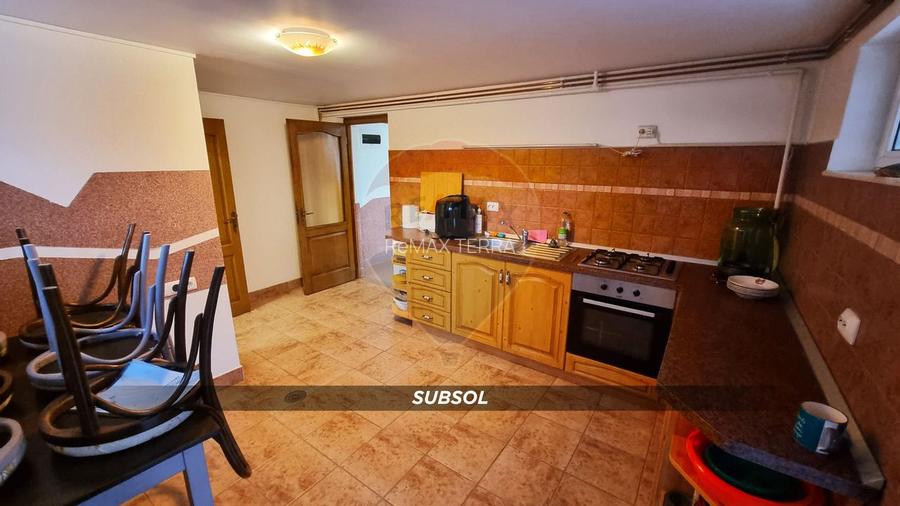 Casă / Vilă de lux cu 2 garaje, 10 camere de vânzare în BAIA MARE - 43