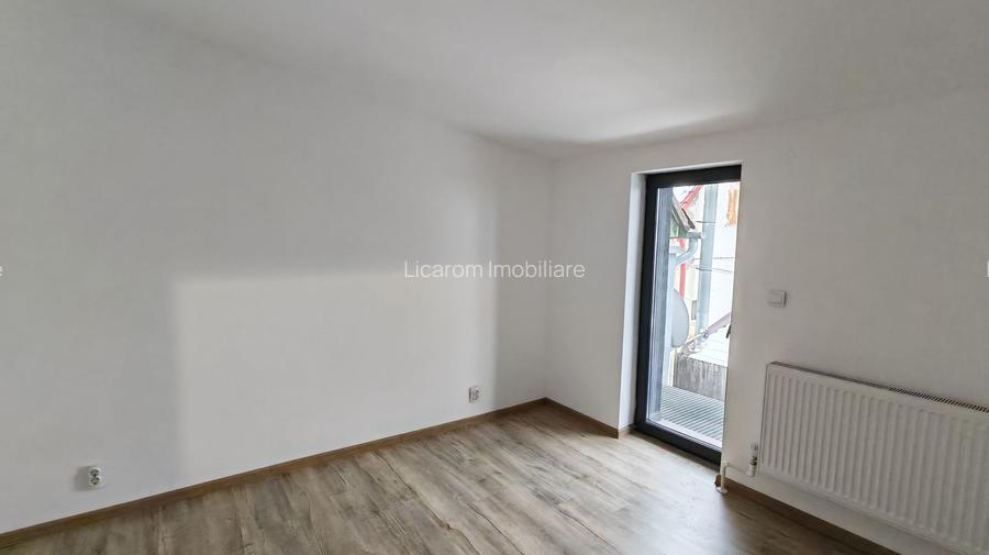 COMISION 0. Corp de casa,Carpatilor intrare in Racadau,P+E,4 camere. - 11