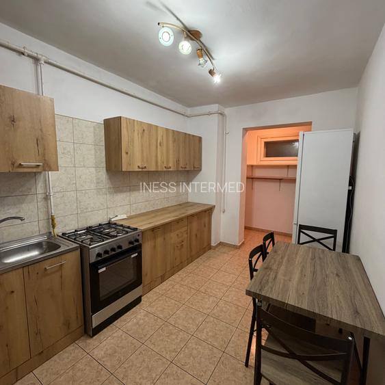 Unirii Marasesti - 4 camere nemobilate in vila - constructie 2000 - etaj 1/3 - 10