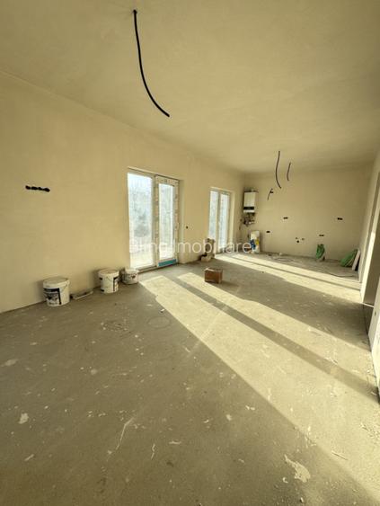 Casa Individuala, 5 camere, 120 mp, teren liber 590 mp, Chinteni - 3