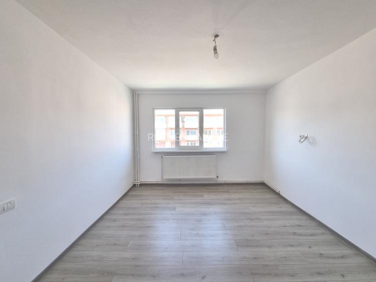 Ultracentral- Prefectură- 3 camere, renovat acum, totul nou, etaj 3 - 5