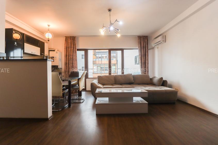 Apartamentul Tragis – spațios și bine compartimentat – - 8