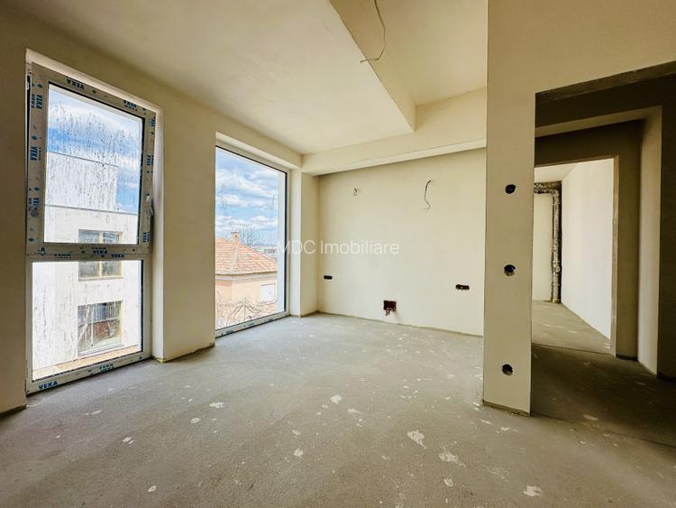 Oportunitate Excepțională de Locuire, Investiție sau Sediu de Firmă: Duplex Prem - 4