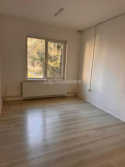 Cladire birouri / spatiu comercial - 584 mp  - Comision ZERO - 13