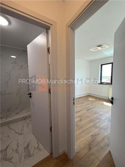 Apartament 2 camere cf 1 semidecomandat zona Crang - 3