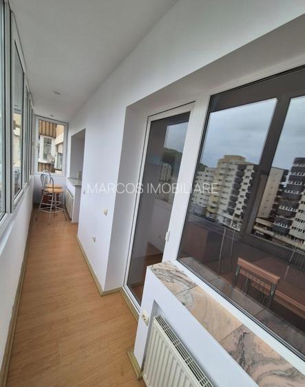 Închiriez apartament cu 3 camere,  centru - 9