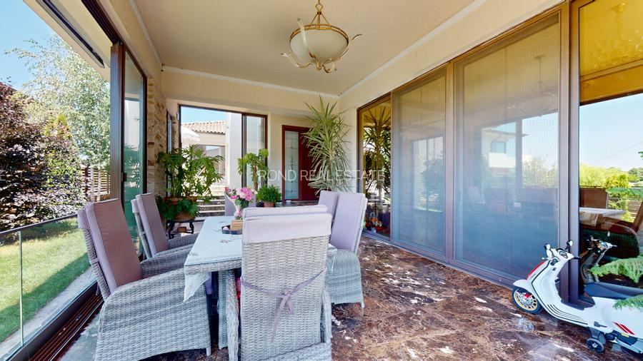 Imobil  de lux pe malul lacului cu ponton, complet mobilat si utilat - 31