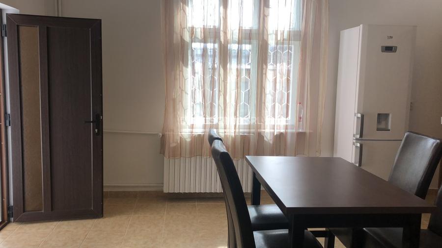 Oferim spre închiriere imobil pentru birouri - 13