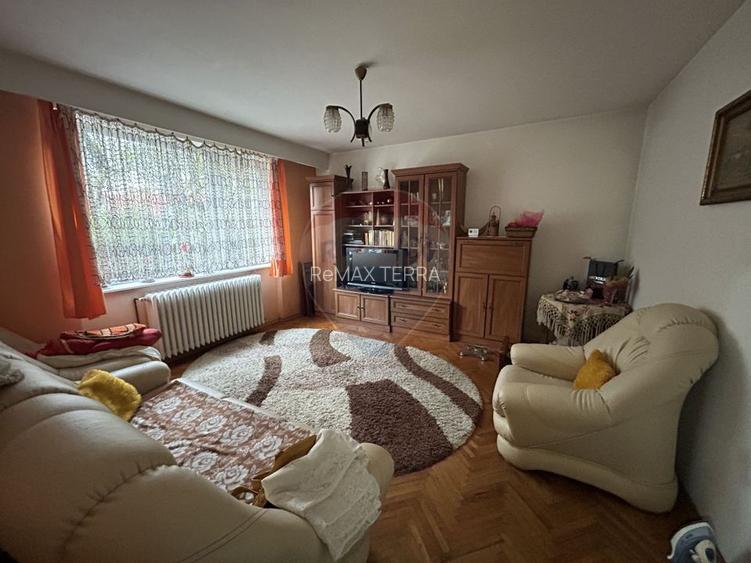 Apartament cu 3 camere de închiriat în zona Central - 2