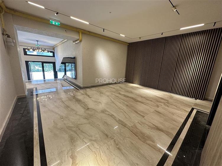 Bloc nou - langa Universitatea Bacovia si Primarie - 2 camere - mobilat si utila - 12