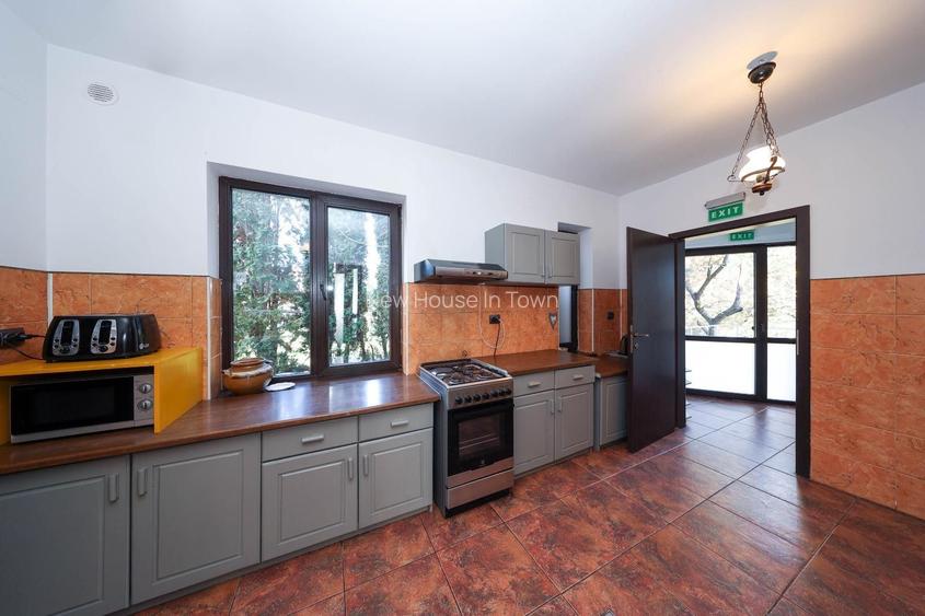 Vilă spațioasă de vânzare în Predeluț, Bran | 2000mp - 13