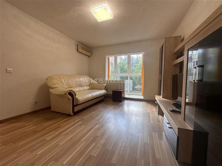 Mobilat si utilat la etajul 1 linga Generala 30 - 4