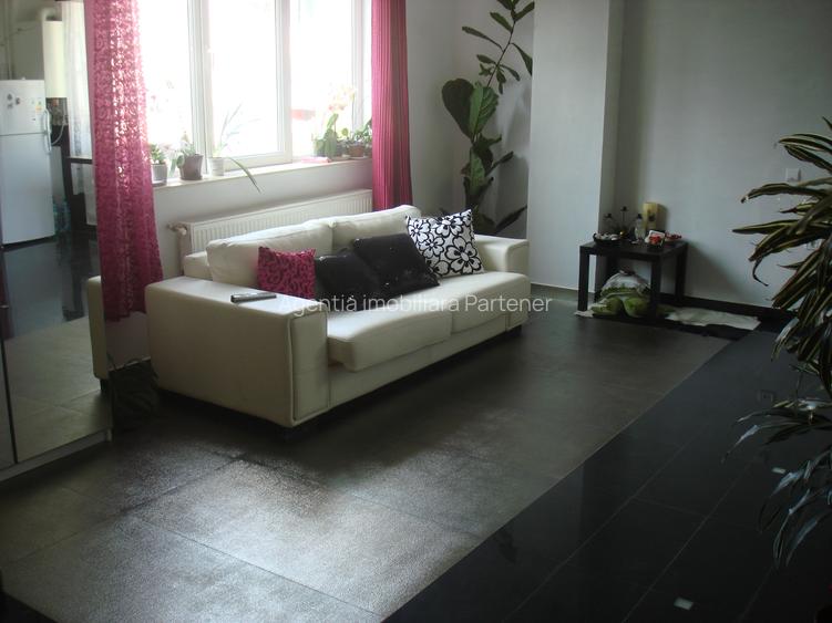 Garsoniera Trivale, bloc nou, mobilata, centrala - 2