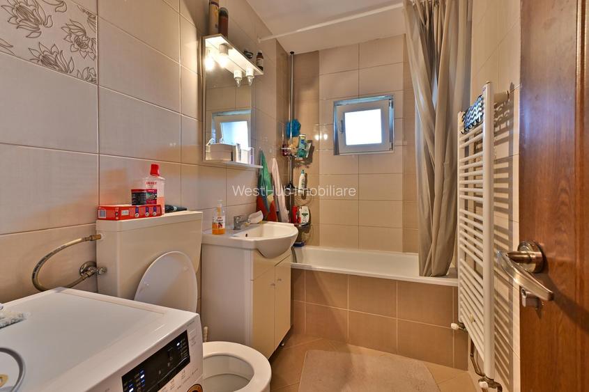 Apartament cu 3 camere, semidecomandat, 65 mp utili + balcon - Soarelui - 10