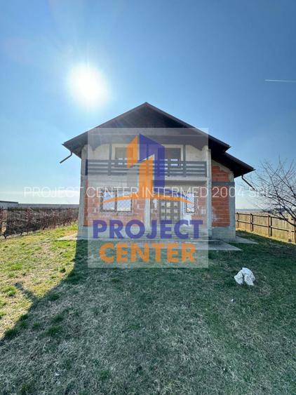 Casa Pitesti - Prelungirea Craiovei, teren = 620 mp, sup c = 165 mp - 11