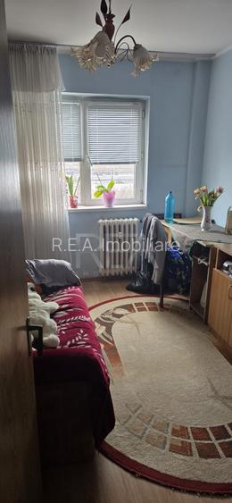 3 camere, 7/10, bloc 1979, 74 mp-Pacii-Str. Barsanesti - 9