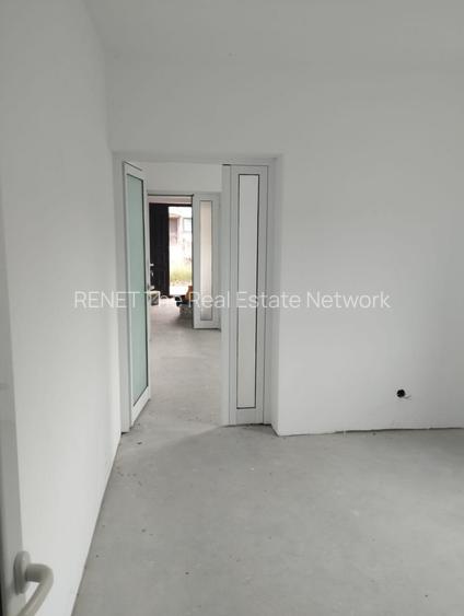 SE VINDE CASA IN CALUGARENI 5 camere, teren 600mp - 3