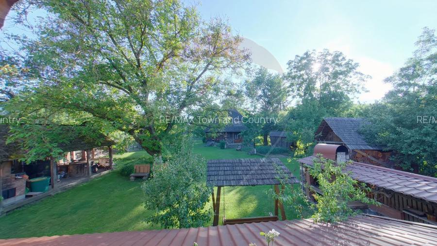 Pensiune cu 10 camere de vânzare în Breb - 3