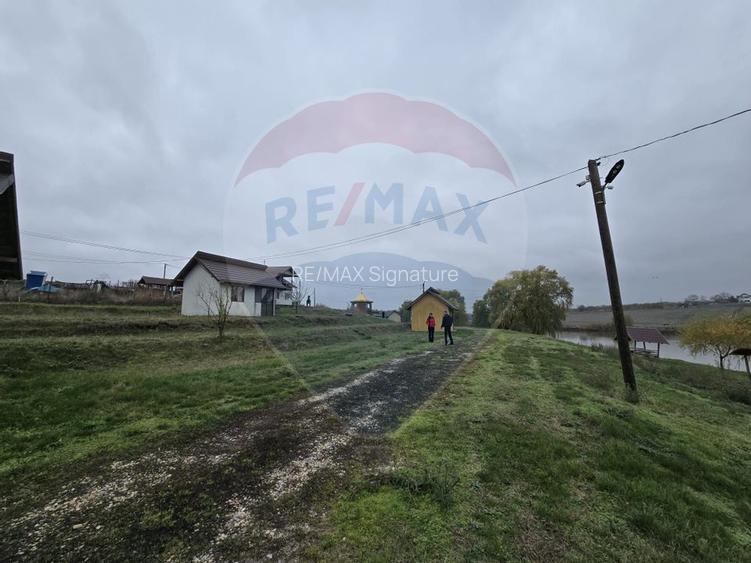 DE VANZARE LAC Pescuit sportiv 6,7ha + TEREN 6,3ha - 11