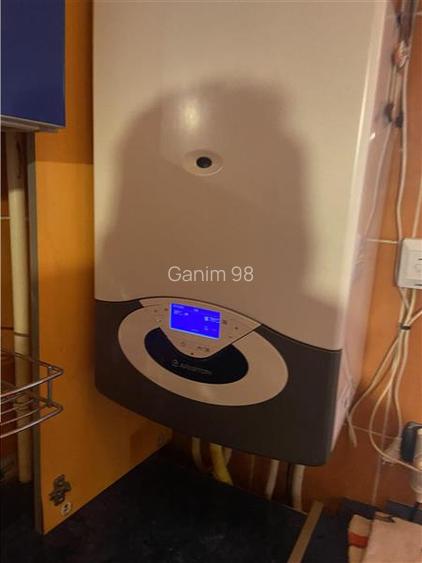 Apartament 4 camere , zona centrala - Inspectoratul Scolar ,suprafata 109 mp , e - 6