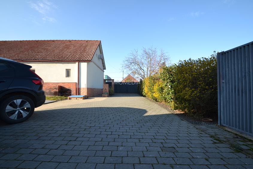 casa cu teren de 5165 mp, in Becicherecu Mic ,la artera principala - 2