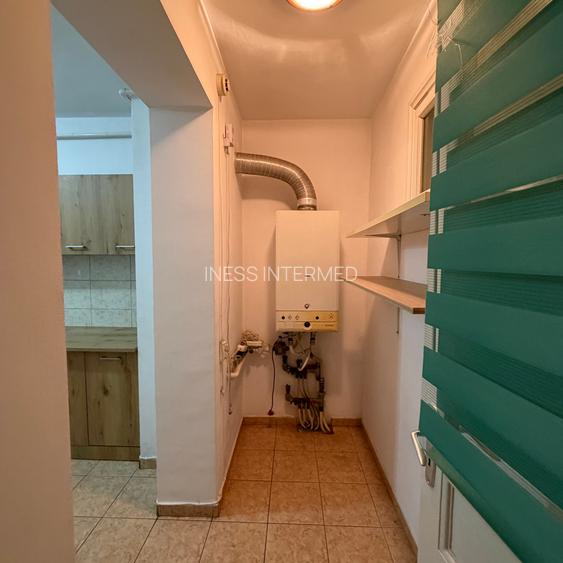 Unirii Marasesti - 4 camere nemobilate in vila - constructie 2000 - etaj 1/3 - 11