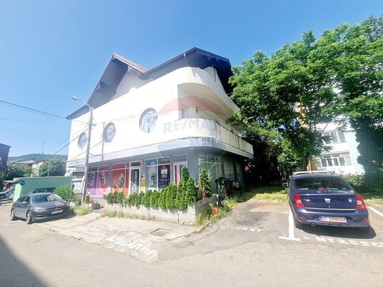 Spațiu generos in Piatra Neamt - perfect pentru afacerea ta - 30